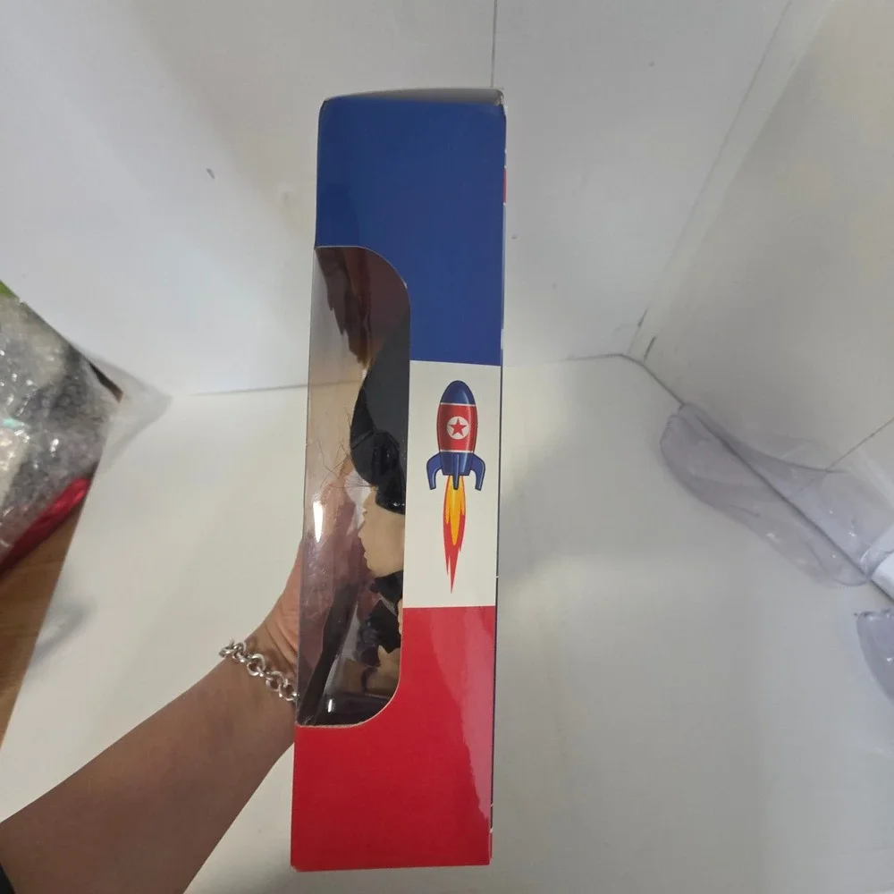 NEW DefconMania Rocket Rumble Trump vs Rocketman‎ Troll Figures Collectable Rare